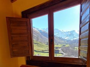 Ein allgemeiner Bergblick oder ein Berglick von der Pension aus