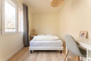 Katil atau katil-katil dalam bilik di Le Chic - Appartement Élégant & Cosy en Hyper-Centre de Douai