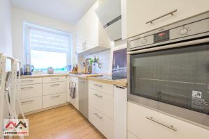 Anyroomdirect Private Apartments Near Hannover Exhibition ROOM AGENCYにあるキッチンまたは簡易キッチン