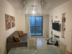 Posezení v ubytování Beautiful apartment in center of Jerusalem
