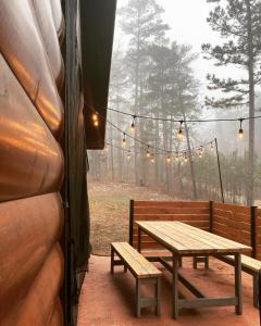 Fotografie z fotogalerie ubytování Coppermoon Cabin v destinaci Broken Bow + 7 fotografií