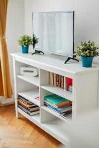 Knihovna v apartmánu