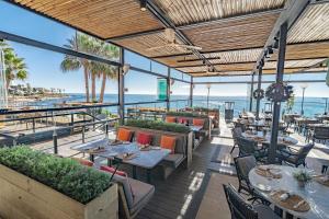 Reštaurácia alebo iné gastronomické zariadenie v ubytovaní RDM9- Modern family apartment in Riviera del Mar