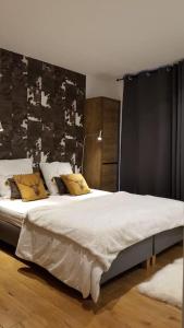 Posteľ alebo postele v izbe v ubytovaní Chalet Luxe spacieux, Piscine chauffée, vue lac et montagnes, proximité immédiate pistes