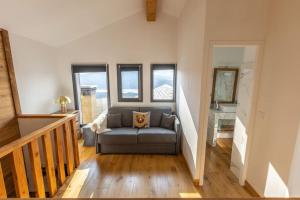 Posedenie v ubytovaní Chalet Luxe spacieux, Piscine chauffée, vue lac et montagnes, proximité immédiate pistes