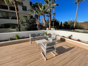 Balkón nebo terasa v ubytování PUSHE Playa Granada Beach & Golf 13