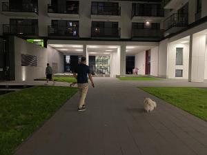 Hostia v ubytovaní Studio Wola Apartament Kasprzaka - WiFi + smart TV