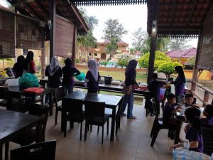 A restaurant or other place to eat at Seri Indah Resort