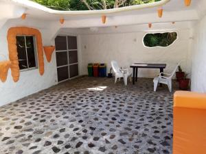 Φωτογραφία από το άλμπουμ του Flintstone Mini-Cave σε Poctoy