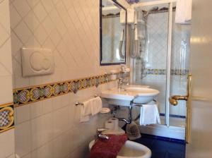 Phòng tắm tại Hotel Lidomare