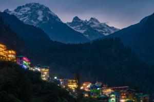 山景或在旅舍看到的山景