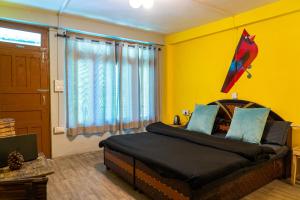 Whoopers Hostel Tosh的休息区
