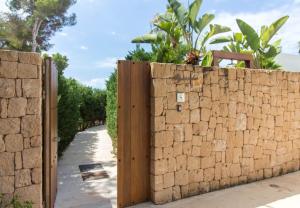 Fotografia z galérie ubytovania Villa Algarrobos v destinácii Santa Eularia des Riu