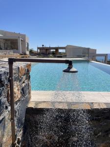 A piscina em ou perto de Evgoro - Infinite View