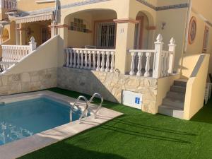 Bazén v ubytovaní Villa Martin House with Private pool alebo v jeho blízkosti