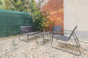 Zdjęcie z galerii obiektu Cénoslocs Bondy - Paris à vos pieds pour 4 personnes avec Jardin & Wifi w mieście Bondy