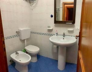 Kúpeľňa v ubytovaní Appartamento al centro di Ustica