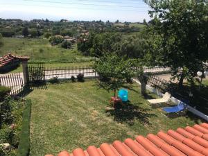 A garden outside great first floor appartment with view