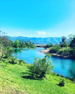 Imagen de la galería de Chalé Envidraçado Recanto Verde dos Canyons, en Praia Grande 20 fotos más