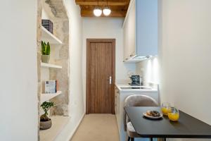 A kitchen or kitchenette at Casa Del Balsamo