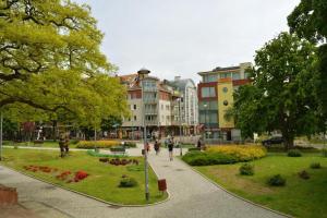 Vonkajšia záhrada v ubytovaní Apartamenty Kołobrzeg Morska