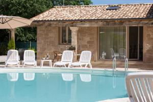 Bazén v ubytování Casa Brigante Luxury with Pool nebo v jeho okolí