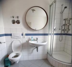 Koupelna v ubytování Apartment close to Lake Ferienwohnung Seenah + 18 fotografií