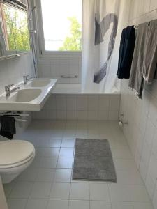 Koupelna v ubytování Ferienhaus BMB mit Blick auf den Bodensee und Konstanz
