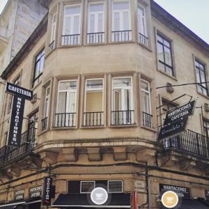 The building in which a vendégházakat is located