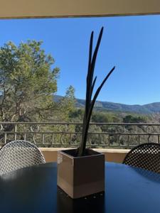 Photo de la galerie de l'établissement appartement cosy avec climatisation réversible GOLF DE SAUMANE, à Saumane-de-Vaucluse