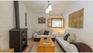 A seating area at Casa Rural la Joya