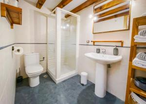 Koupelna v ubytování APARTAMENTO SANTA CLARA + 33 fotografií