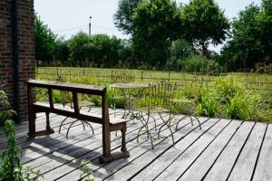 Ein Garten an der Unterkunft B&B De Hulst