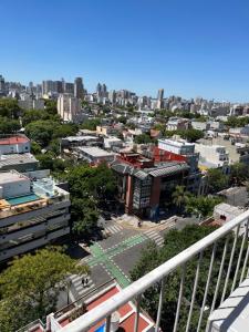 - Balcón con vistas a la ciudad en Excelente monoambiente en Buenos Aires