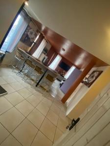 Η κουζίνα ή μικρή κουζίνα στο Appartement chaleureux au pied du tramway et à 10 mn de Valenciennes.