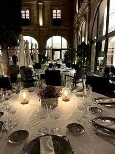 Un restaurante o sitio para comer en Hotel Real Colegiata San Isidoro