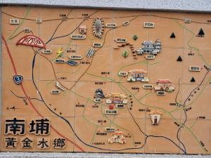 eine Karte auf der Seite eines Gebäudes in der Unterkunft 茅店BnB in Beipu