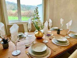 Imagine din galeria proprietății THREE BEDROOM Rural, relaxing and peaceful,DOGS welcome! With Cymru Holidays în Abergavenny +62 fotografii