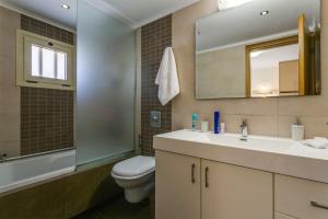 Kúpeľňa v ubytovaní Villa Rami by Villa Plus + 17 fotografií