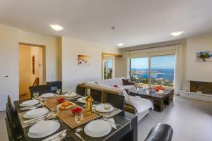 Posedenie v ubytovaní Villa Rami by Villa Plus