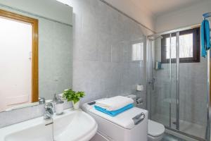 A bathroom at Villa Maria by Villa Plus Még 13 kép