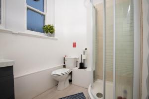 Ванная комната в Crosby Apartments +37 фотографий