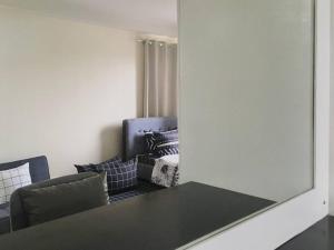 Χώρος καθιστικού στο Condo , WIFI up to 100mbps , Infinity Pool