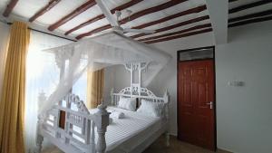 Gallery image of Elna's Haven Diani Palms - 5min walk to the beach, serene and culinary services in Ukunda