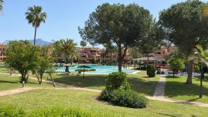 Basen w obiekcie Alhambra del Golf - Guadalmina lub w pobliżu