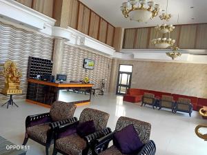 Posezení v ubytování Surya Palace Noida