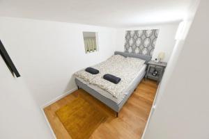En eller flere senger på et rom på 2 bedroom flat in Damjanich str., Hirsch
