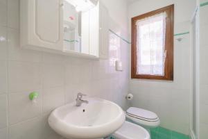 A bathroom at Appartamenti Bilo Sofi