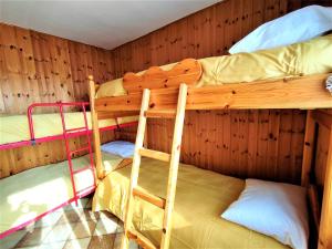 Postel nebo postele na pokoji v ubytování Maison Elios 1 CIR-TORGNON-0024