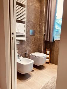 A bathroom at Urban Chic Home